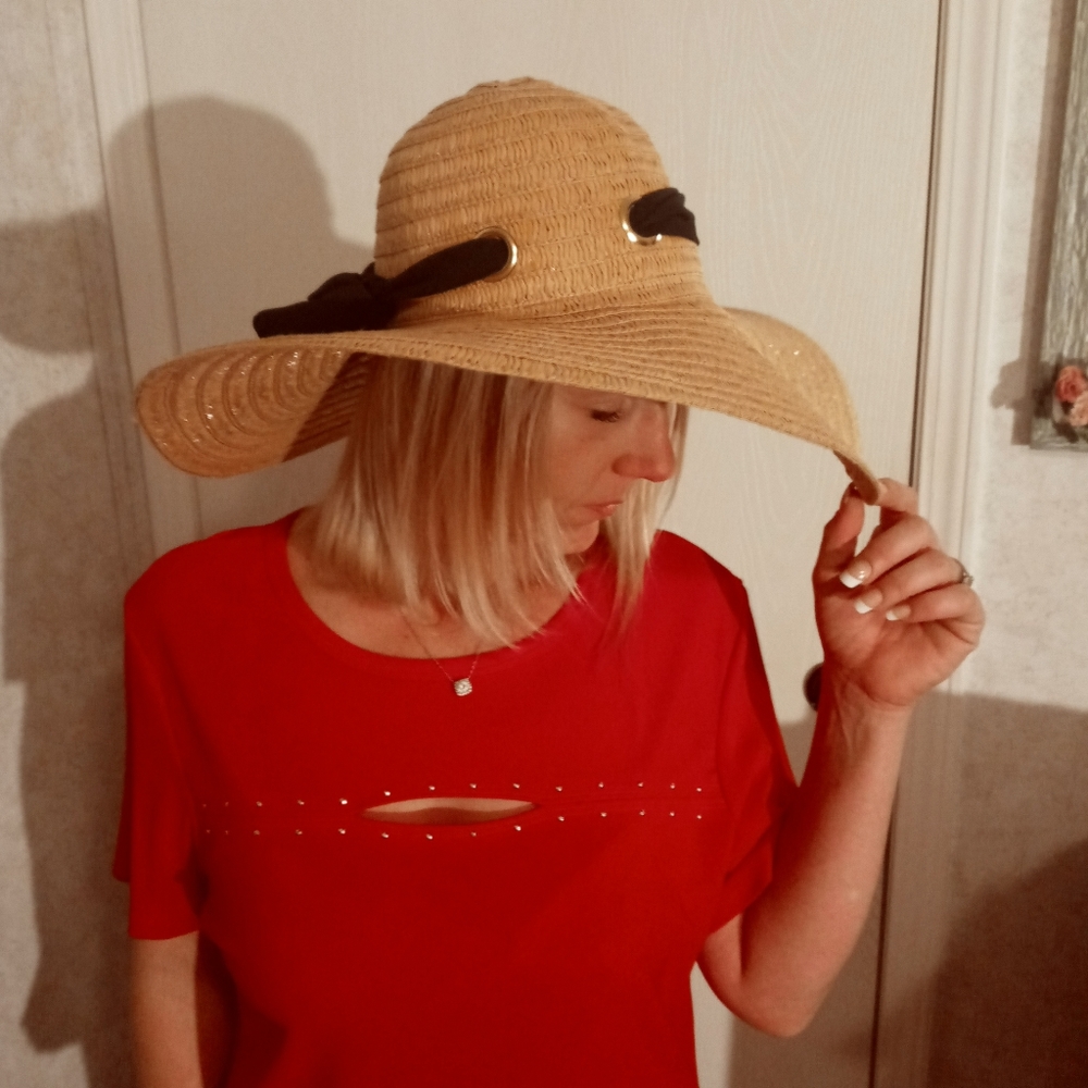 ♥️ Red top - Picture 4 of 6